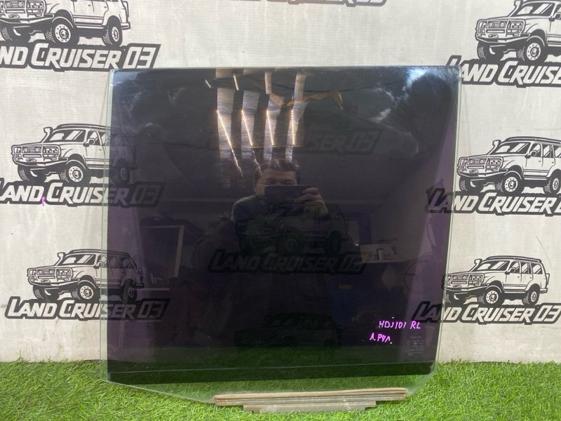 Стекло двери TOYOTA LAND CRUISER HDJ101 1HD-FTE заднее левое (б/у)