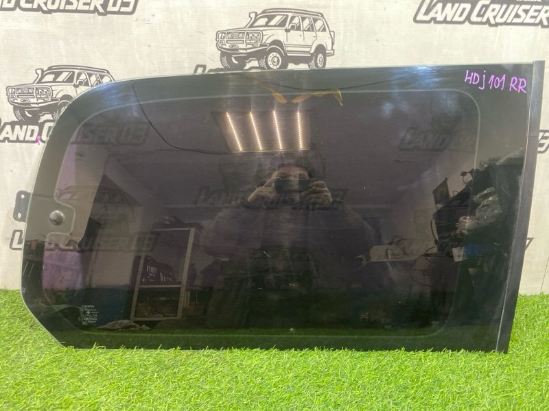 Стекло собачника TOYOTA LAND CRUISER HDJ101 1HD-FTE правое (б/у)