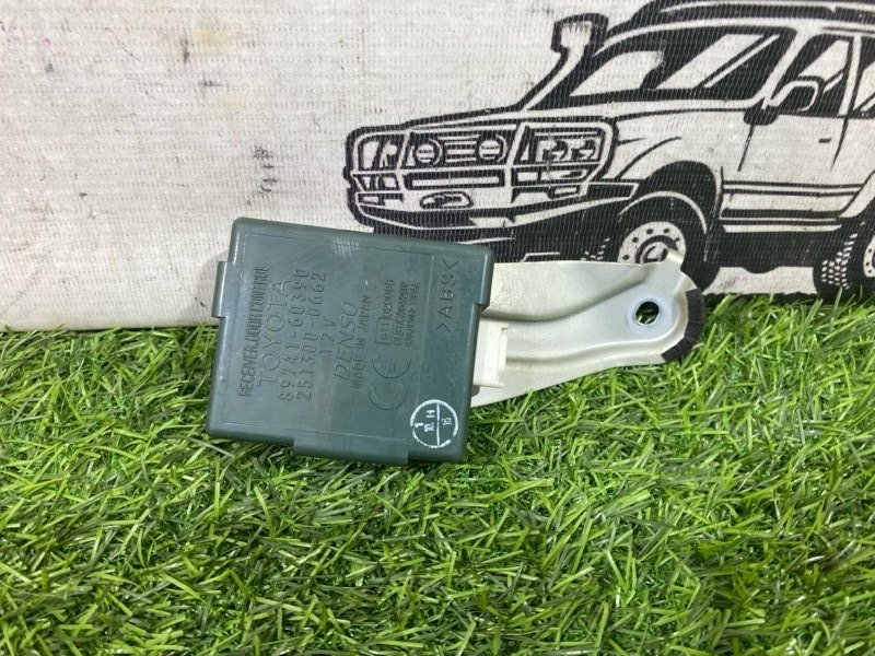 Блок управления дверьми TOYOTA LAND CRUISER HDJ101 1HD-FTE (б/у)