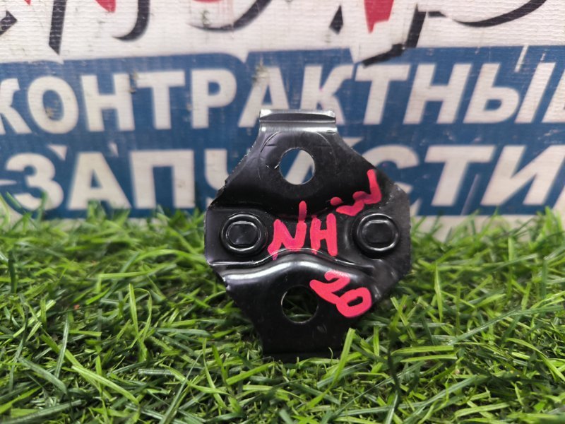 Петля замка багажника TOYOTA PRIUS NHW20 1NZ-FXE 2004 (б/у)
