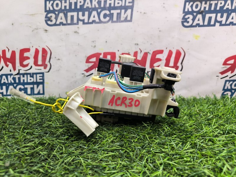 Блок предохранителей салона TOYOTA ESTIMA ACR30 2AZ-FE 2002 (б/у)