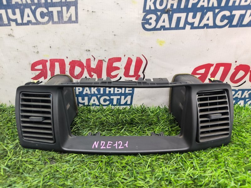 Консоль магнитофона TOYOTA COROLLA RUNX NZE121 1NZ-FE 2002 (б/у)