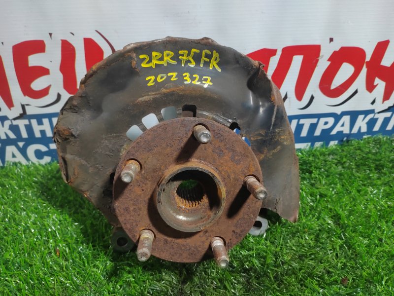 Ступица TOYOTA VOXY ZRR75 3ZR-FAE передняя правая (б/у)