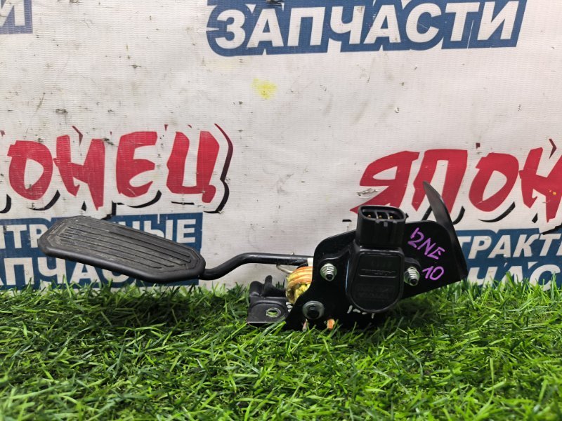 Педаль газа TOYOTA WISH ZNE10 1ZZ-FE 2006 (б/у)