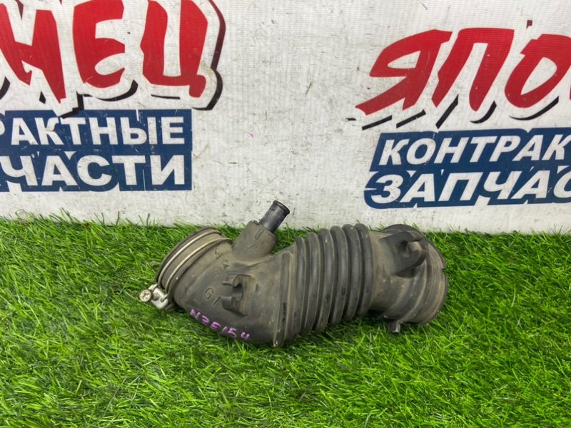 Патрубок воздушного фильтра TOYOTA AURIS NZE154 1NZ-FE (б/у)