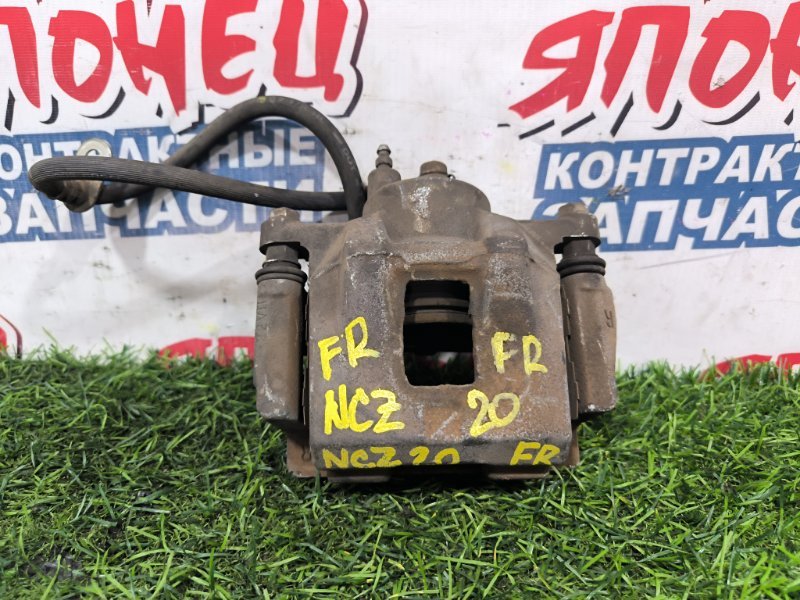 Суппорт TOYOTA RAUM NCZ20 1NZ-FE передний правый (б/у) Суппорт TOYOTA RAUM NCZ20 1NZ-FE передний правый (б/у)