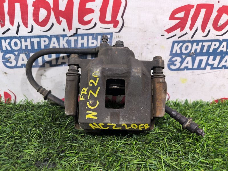 Суппорт TOYOTA RAUM NCZ20 1NZ-FE передний правый (б/у) Суппорт TOYOTA RAUM NCZ20 1NZ-FE передний правый (б/у)