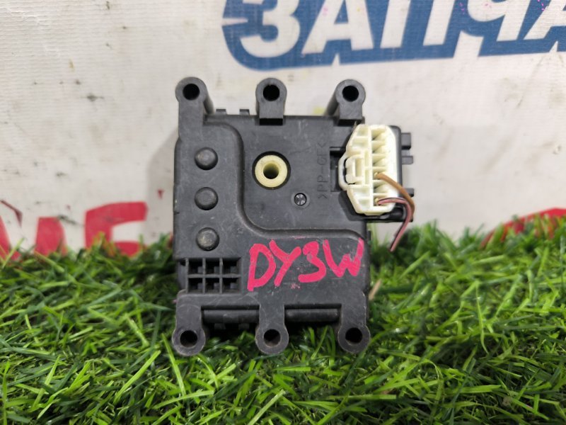 Сервопривод заслонок печки MAZDA DEMIO DY3W ZJVE 2006 (б/у) Сервопривод заслонок печки MAZDA DEMIO DY3W ZJVE 2006 (б/у)