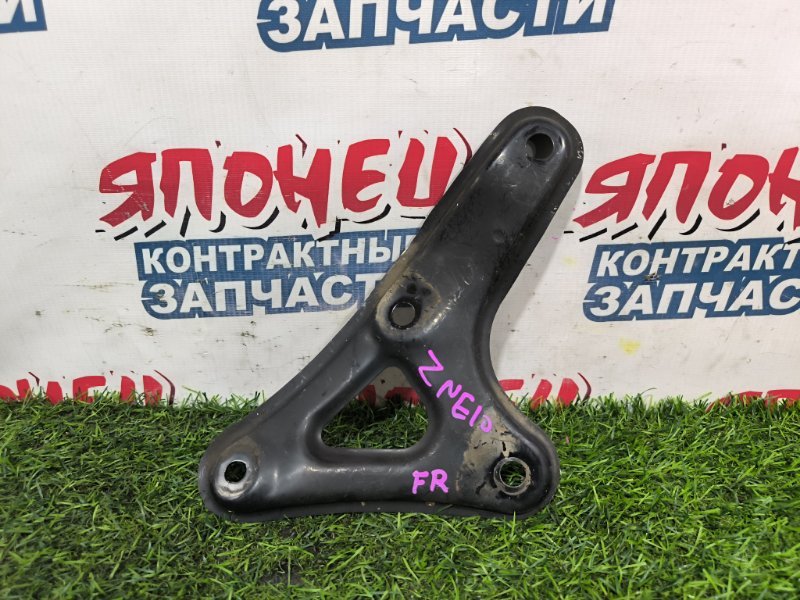 Крепление балки подвески TOYOTA WISH ZNE10 1ZZ-FE 2006 переднее правое (б/у)