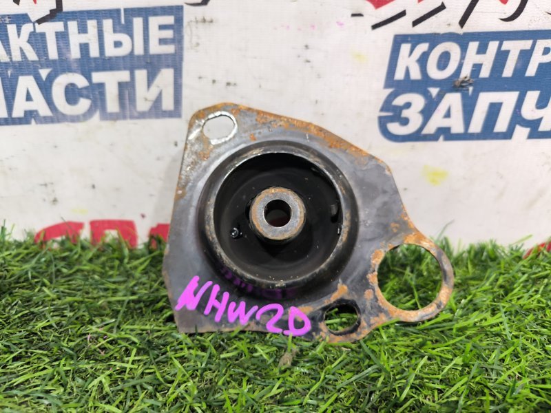Подушка двигателя TOYOTA PRIUS NHW20 1NZ-FXE 2004 левая (б/у)