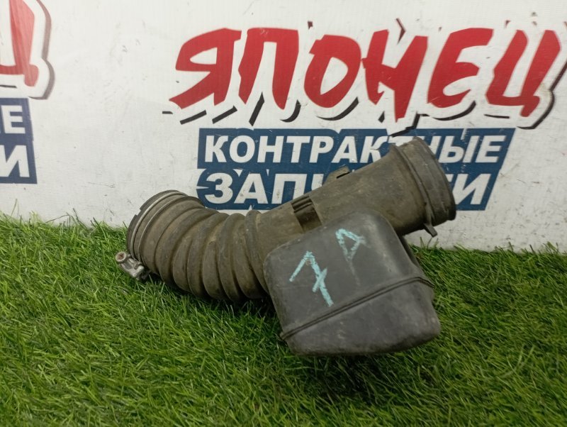 Патрубок воздушного фильтра TOYOTA SPRINTER CARIB AE115 7A-FE (б/у)