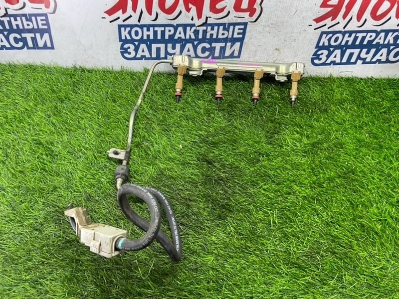 Форсунка TOYOTA WISH ZGE20 2ZR-FAE (б/у)