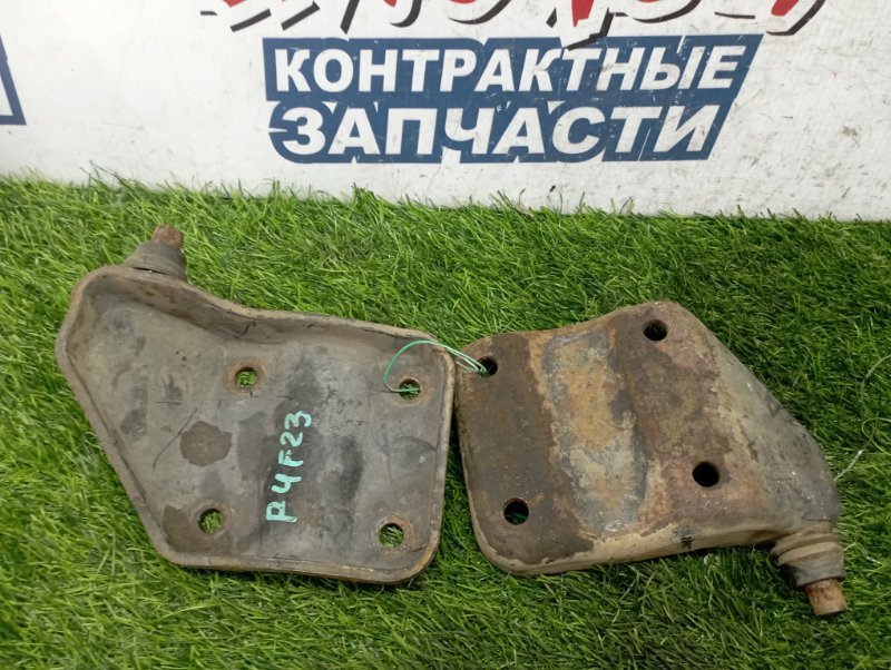 Крепление рессоры NISSAN ATLAS P4F23 TD27 заднее (б/у) Крепление рессоры NISSAN ATLAS P4F23 TD27 заднее (б/у)