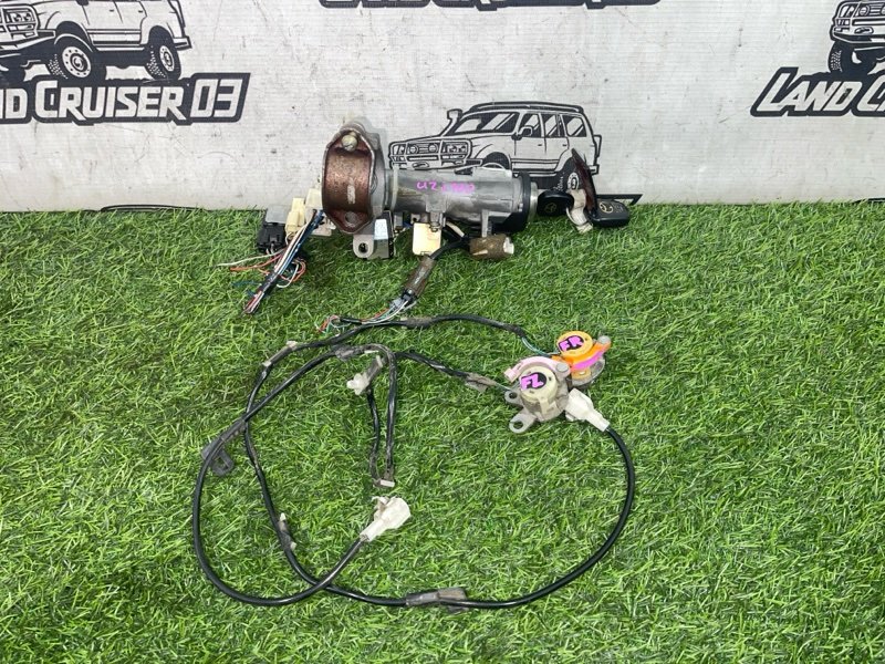 Замок зажигания TOYOTA LAND CRUISER UZJ100 2UZ-FE (б/у) Замок зажигания TOYOTA LAND CRUISER UZJ100 2UZ-FE (б/у)