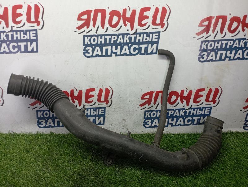 Патрубок воздушного фильтра TOYOTA LITE ACE KR42 7K-E (б/у)