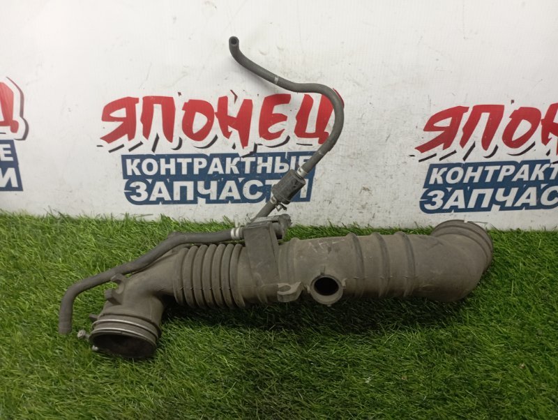 Патрубок воздушного фильтра TOYOTA VISTA ARDEO AZV50 1AZ-FSE (б/у)