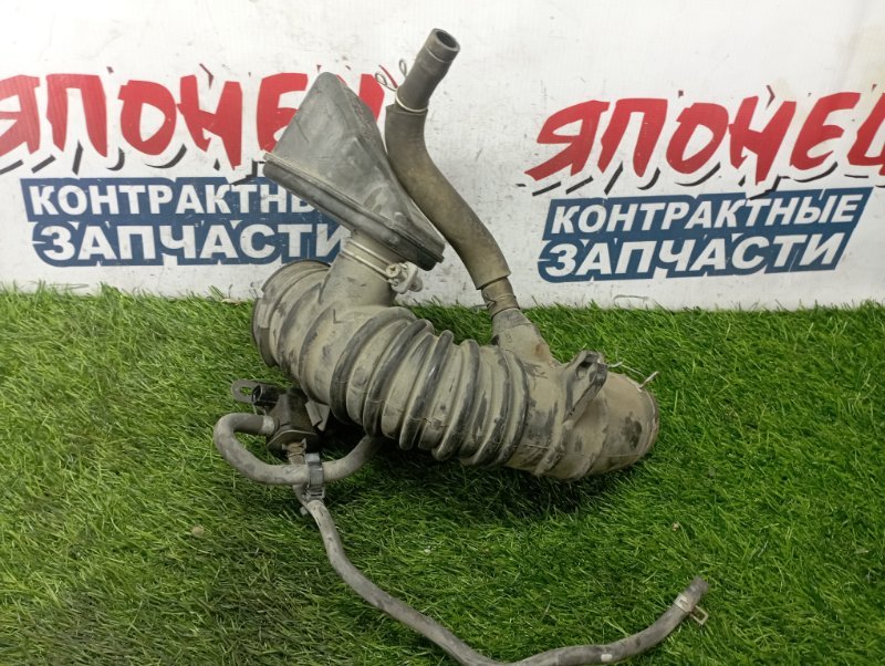Патрубок воздушного фильтра TOYOTA MARK X ZIO ANA10 2AZ-FE (б/у)