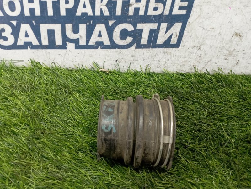 Патрубок воздушного фильтра MAZDA BONGO SKF2 RF (б/у)