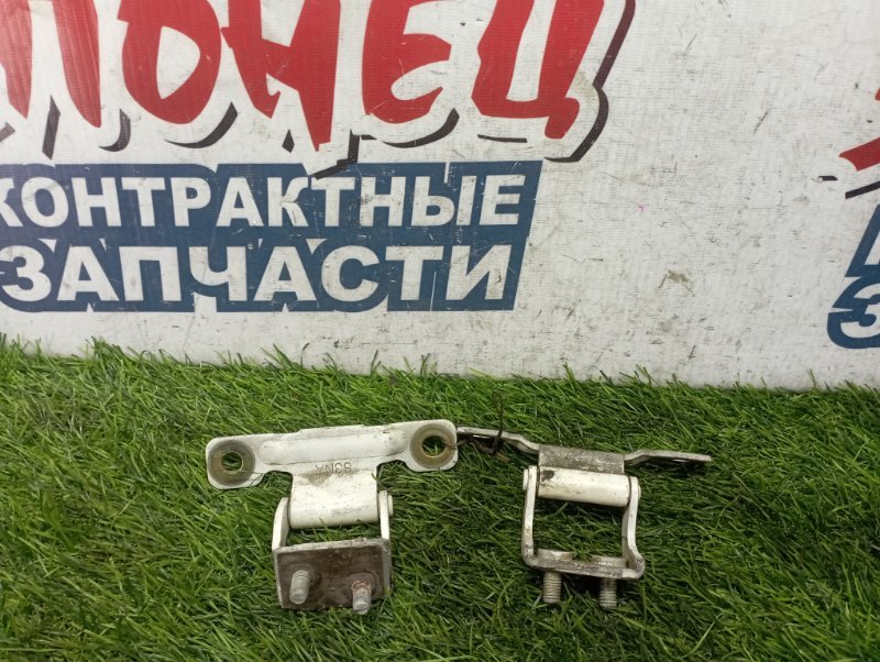 Петля двери багажника HONDA ODYSSEY RA7 F23A (б/у) Петля двери багажника HONDA ODYSSEY RA7 F23A (б/у)