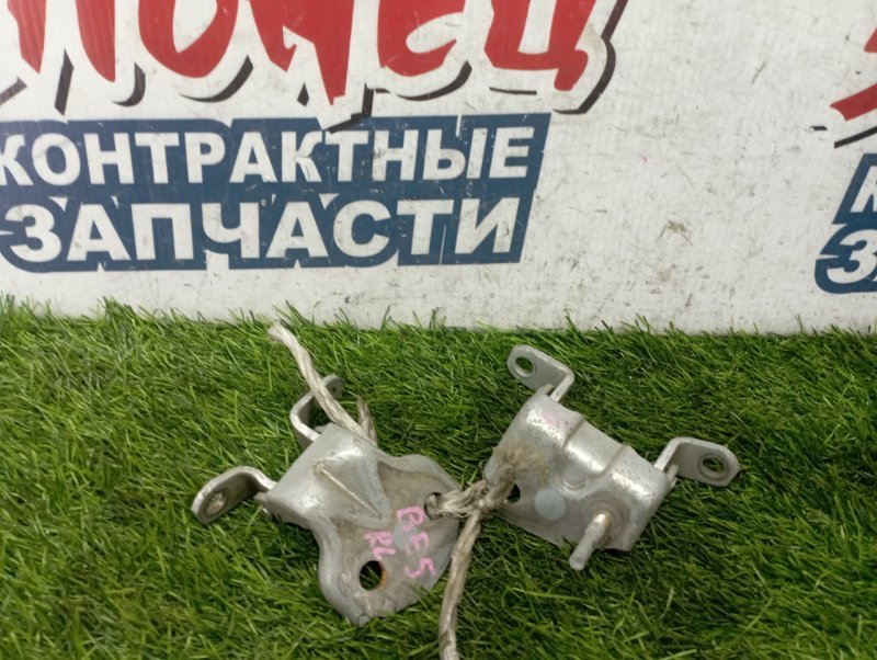 Петля двери SUBARU LEGACY BE5 EJ20 задняя левая (б/у)