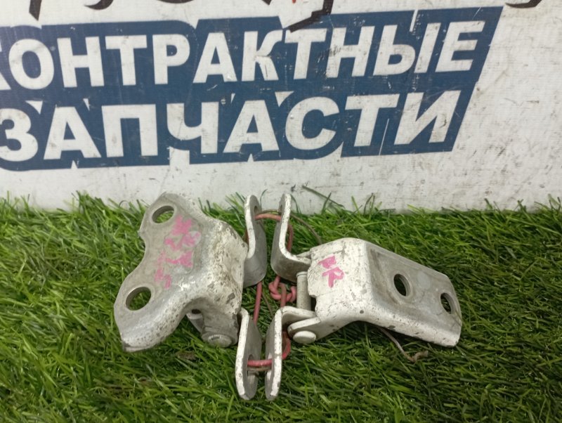 Петля двери TOYOTA CALDINA ST246W 3S-GTE передняя правая (б/у)