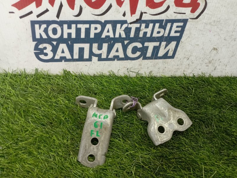 Петля двери TOYOTA IST NCP61 1NZ-FE передняя левая (б/у)