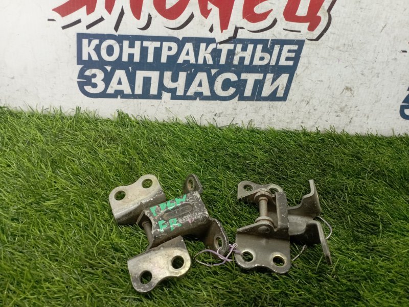 Петля двери MITSUBISHI DELICA PD6W 6G72 передняя правая (б/у)