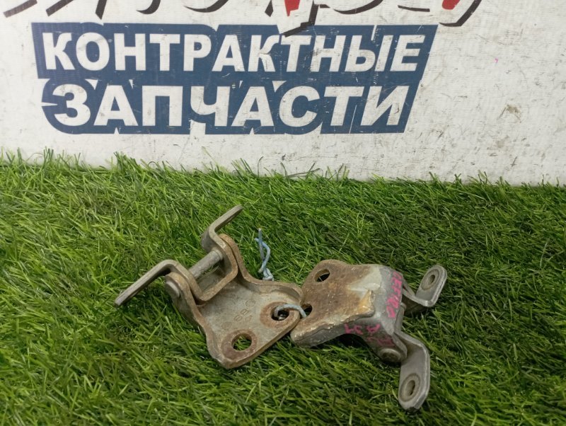 Петля двери NISSAN CEFIRO A31 RB20 передняя левая (б/у)