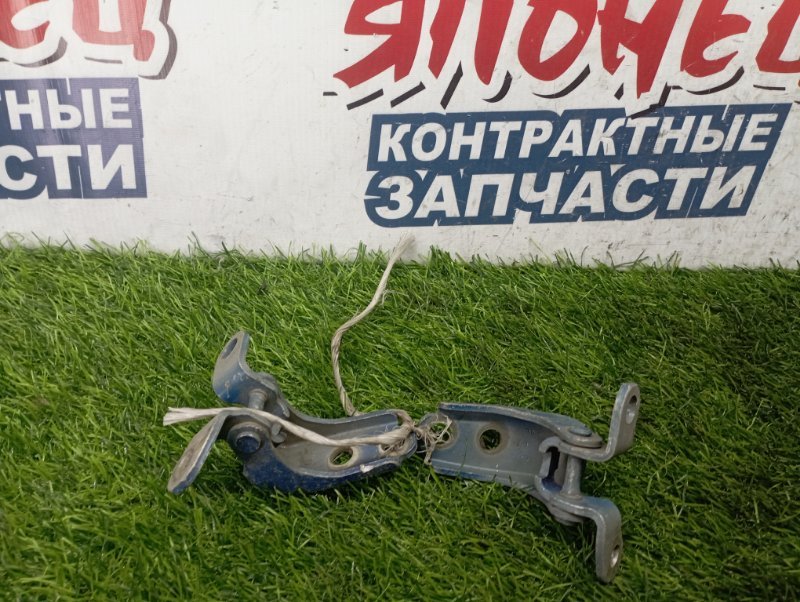 Петля двери HONDA FIT GD1 L13A передняя правая (б/у)