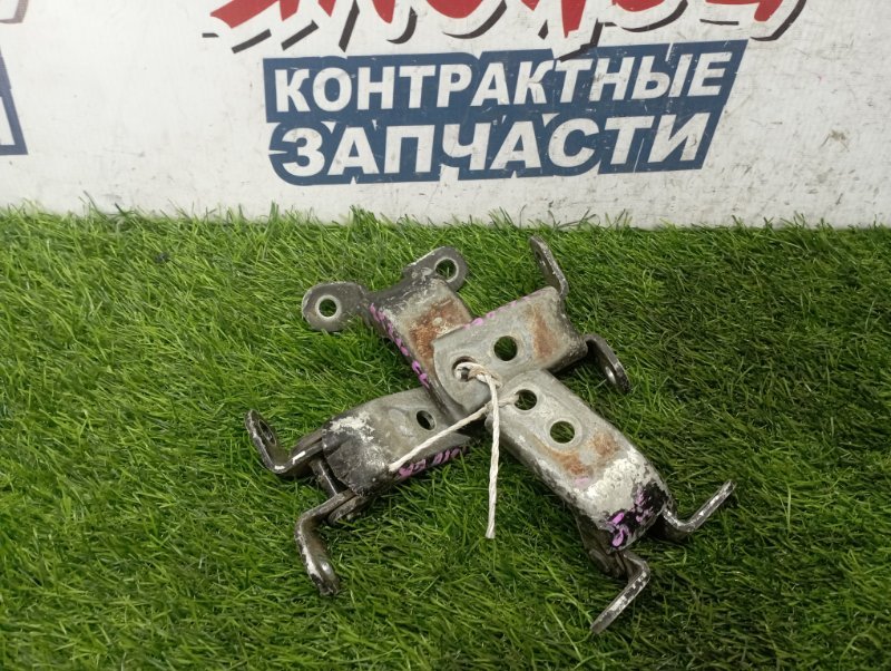 Петля двери TOYOTA CALDINA ST210 3S-FE передняя (б/у)