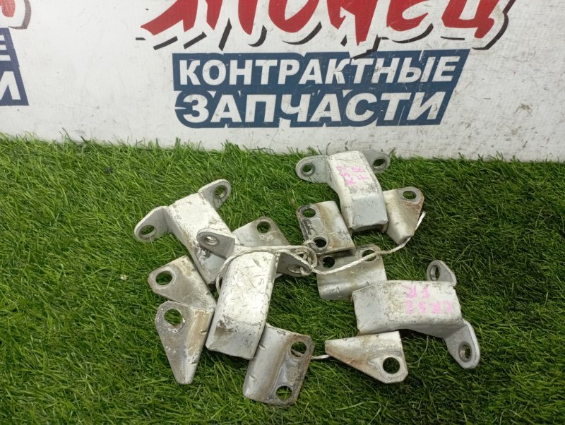 Петля двери TOYOTA LITE ACE CR52 3C-E передняя правая (б/у)