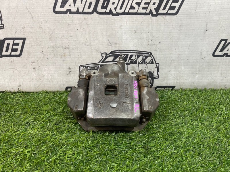 Суппорт TOYOTA LAND CRUISER UZJ200 2UZ-FE задний левый (б/у) Суппорт TOYOTA LAND CRUISER UZJ200 2UZ-FE задний левый (б/у)