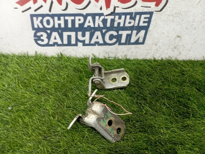 Петля двери NISSAN TIIDA LATIO SC11 HR15DE передняя левая (б/у) Петля двери NISSAN TIIDA LATIO SC11 HR15DE передняя левая (б/у)
