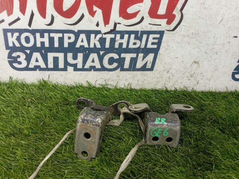 Петля двери HONDA FIT GE6 L13A задняя правая (б/у)
