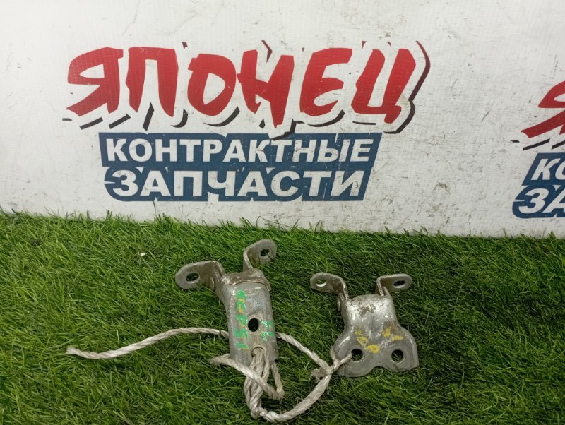 Петля двери TOYOTA PROBOX NCP51 1NZ-FE передняя левая (б/у) Петля двери TOYOTA PROBOX NCP51 1NZ-FE передняя левая (б/у)