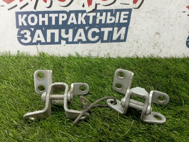 Петля двери багажника TOYOTA RAUM NCZ20 1NZ-FE (б/у) Петля двери багажника TOYOTA RAUM NCZ20 1NZ-FE (б/у)