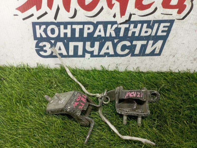 Петля двери TOYOTA WINDOM MCV21 2MZ-FE задняя левая (б/у) Петля двери TOYOTA WINDOM MCV21 2MZ-FE задняя левая (б/у)