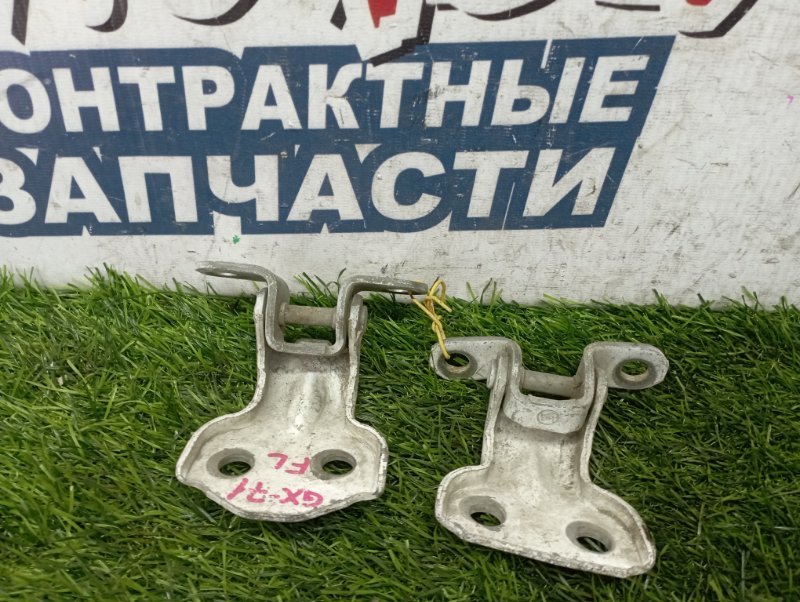 Петля двери TOYOTA MARK II GX71 1G-FE передняя левая (б/у) Петля двери TOYOTA MARK II GX71 1G-FE передняя левая (б/у)