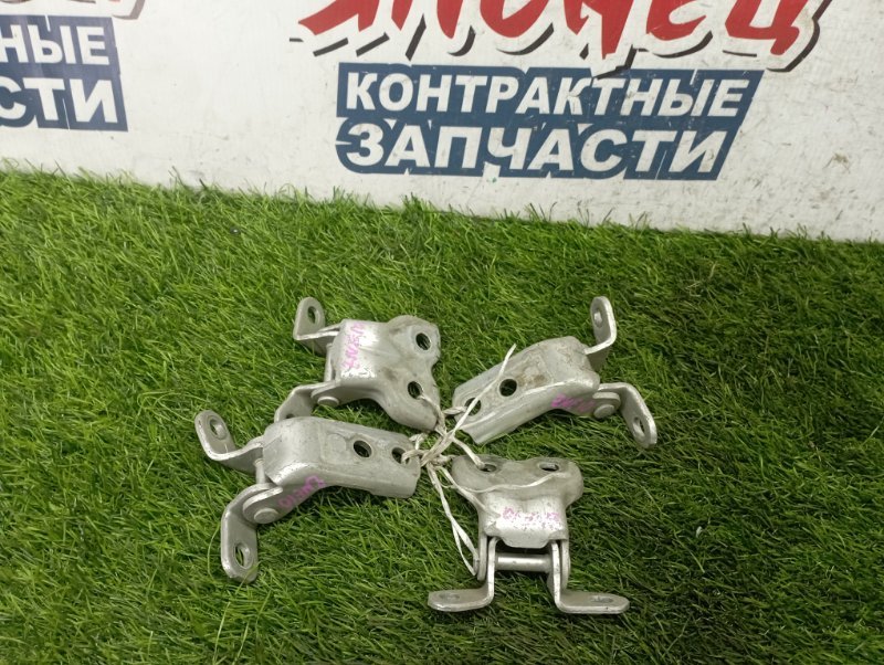 Петля двери TOYOTA WISH ZNE10 1ZZ-FE передняя (б/у) Петля двери TOYOTA WISH ZNE10 1ZZ-FE передняя (б/у)