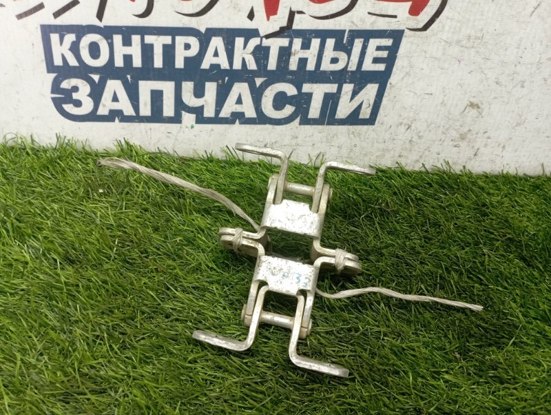 Петля двери багажника TOYOTA VANGUARD ACA33 2AZ-FE (б/у) Петля двери багажника TOYOTA VANGUARD ACA33 2AZ-FE (б/у)