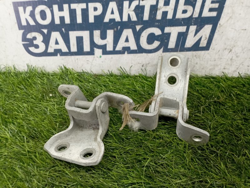 Петля двери TOYOTA VITZ NCP91 1NZ-FE передняя левая (б/у) Петля двери TOYOTA VITZ NCP91 1NZ-FE передняя левая (б/у)
