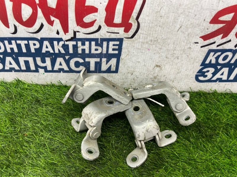 Петля двери TOYOTA CALDINA ST215 3S-FE передняя (б/у) Петля двери TOYOTA CALDINA ST215 3S-FE передняя (б/у)