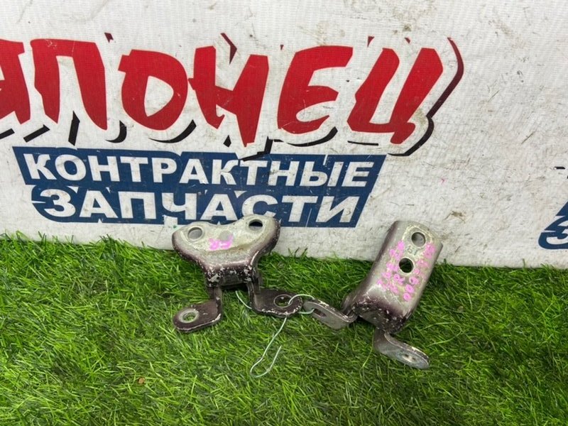 Петля двери TOYOTA WISH ZGE20 2ZR-FAE передняя правая (б/у) Петля двери TOYOTA WISH ZGE20 2ZR-FAE передняя правая (б/у)