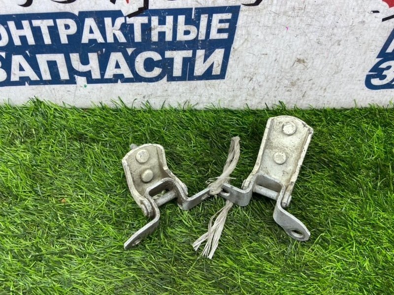 Петля двери TOYOTA CALDINA ET196 5E-FE задняя правая (б/у) Петля двери TOYOTA CALDINA ET196 5E-FE задняя правая (б/у)