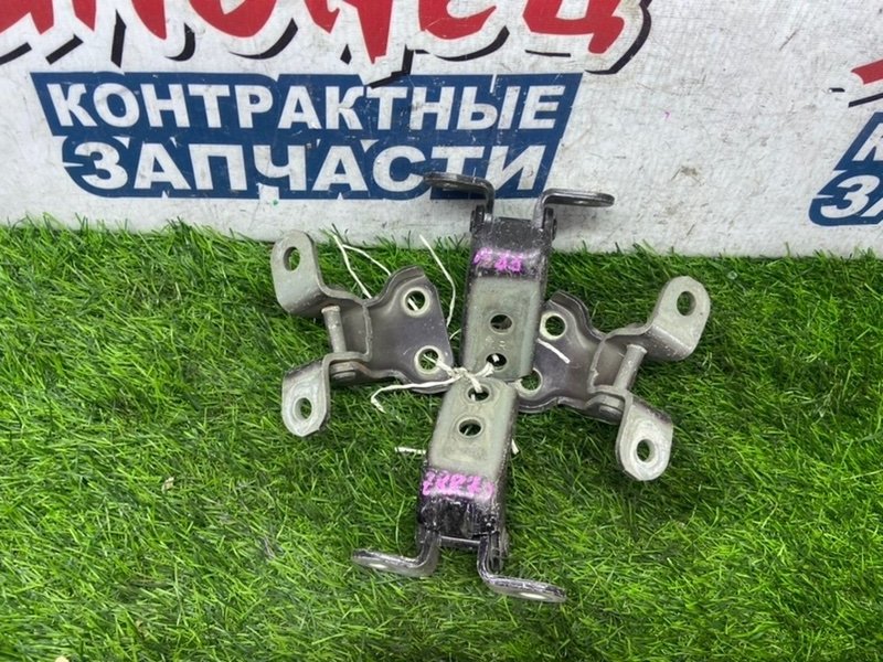 Петля двери TOYOTA NOAH ZRR70 3ZR-FAE передняя (б/у) Петля двери TOYOTA NOAH ZRR70 3ZR-FAE передняя (б/у)
