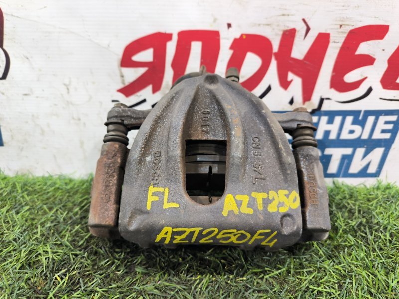 Суппорт TOYOTA AVENSIS AZT250 1AZ-FSE передний левый (б/у) Суппорт TOYOTA AVENSIS AZT250 1AZ-FSE передний левый (б/у)