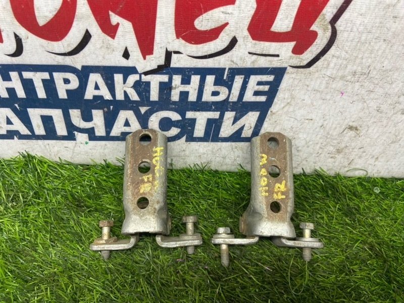 Петля двери MITSUBISHI PAJERO IO H66W 4G93 передняя правая (б/у) Петля двери MITSUBISHI PAJERO IO H66W 4G93 передняя правая (б/у)