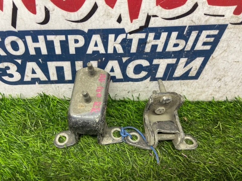 Петля двери TOYOTA COROLLA AE100 5A-FE задняя правая (б/у) Петля двери TOYOTA COROLLA AE100 5A-FE задняя правая (б/у)