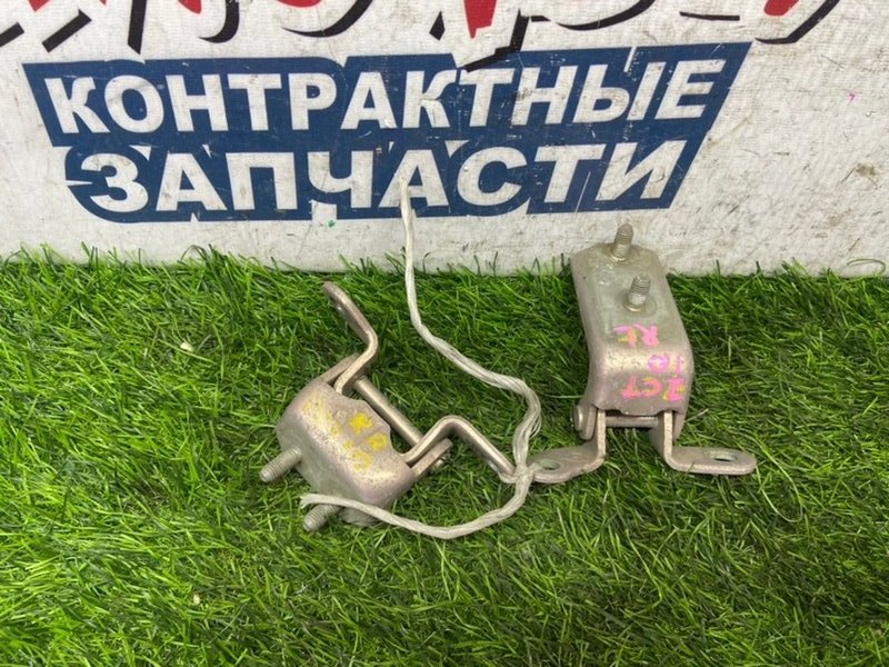 Петля двери TOYOTA OPA ZCT10 1ZZ-FE задняя левая (б/у) Петля двери TOYOTA OPA ZCT10 1ZZ-FE задняя левая (б/у)