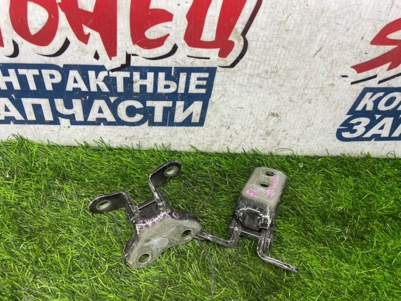 Петля двери TOYOTA PRIUS ZVW30 2ZR-FXE передняя левая (б/у) Петля двери TOYOTA PRIUS ZVW30 2ZR-FXE передняя левая (б/у)